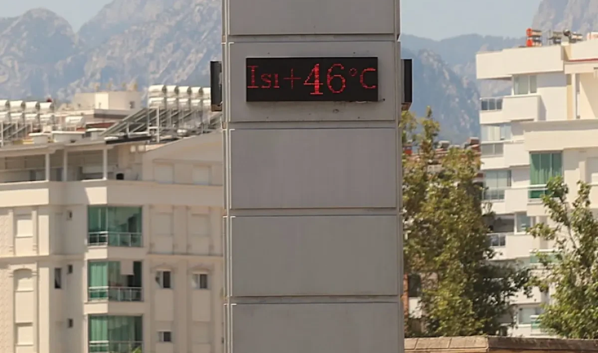Antalya Kavruldu! Termometreler 46,6 Dereceyi Gördü