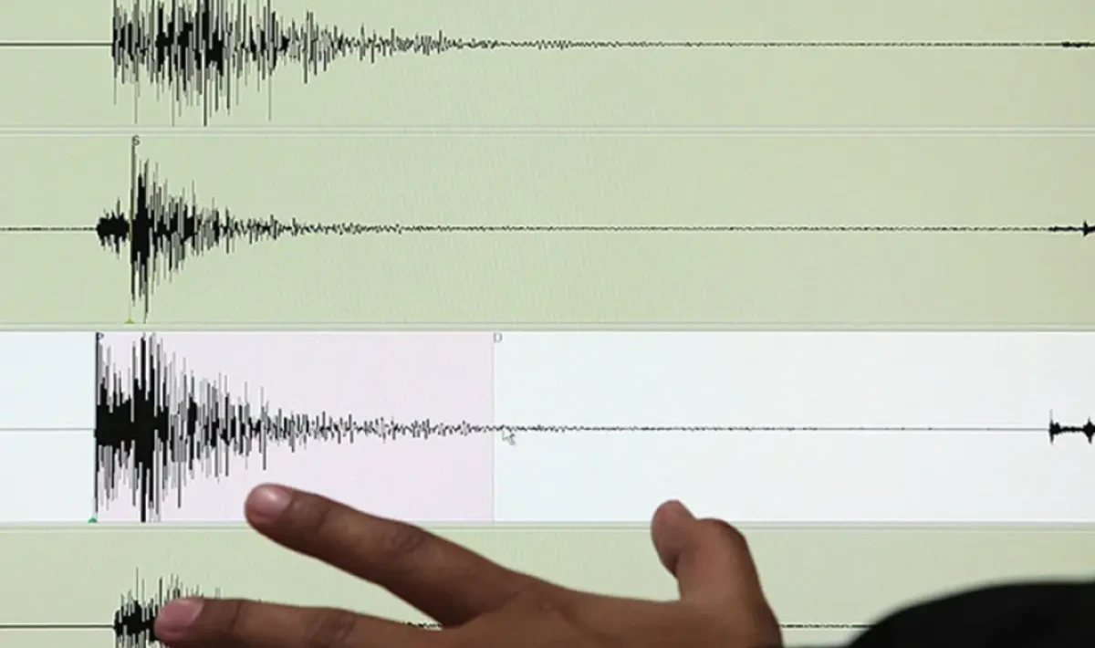 Balıkesir Sındırgı’da bir hafta arayla yeni deprem paniği