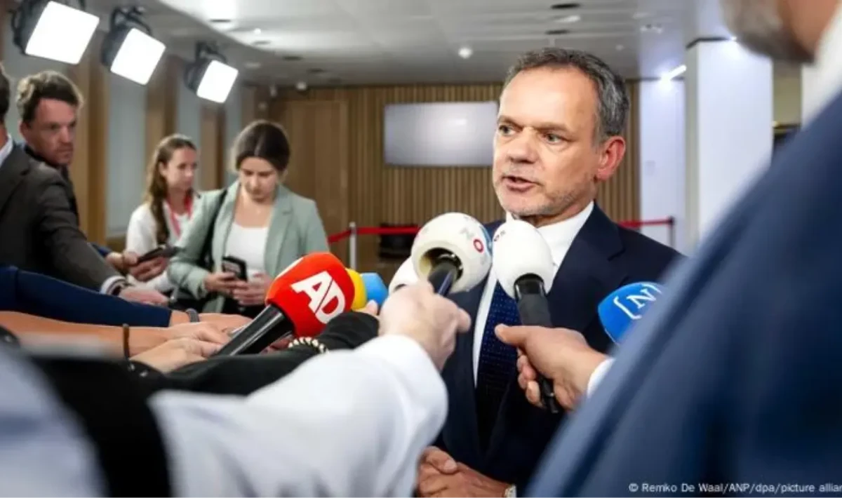 Hollanda’da Diplomatik Deprem: Dışişleri Bakanı ve Kabine Ayrıldı